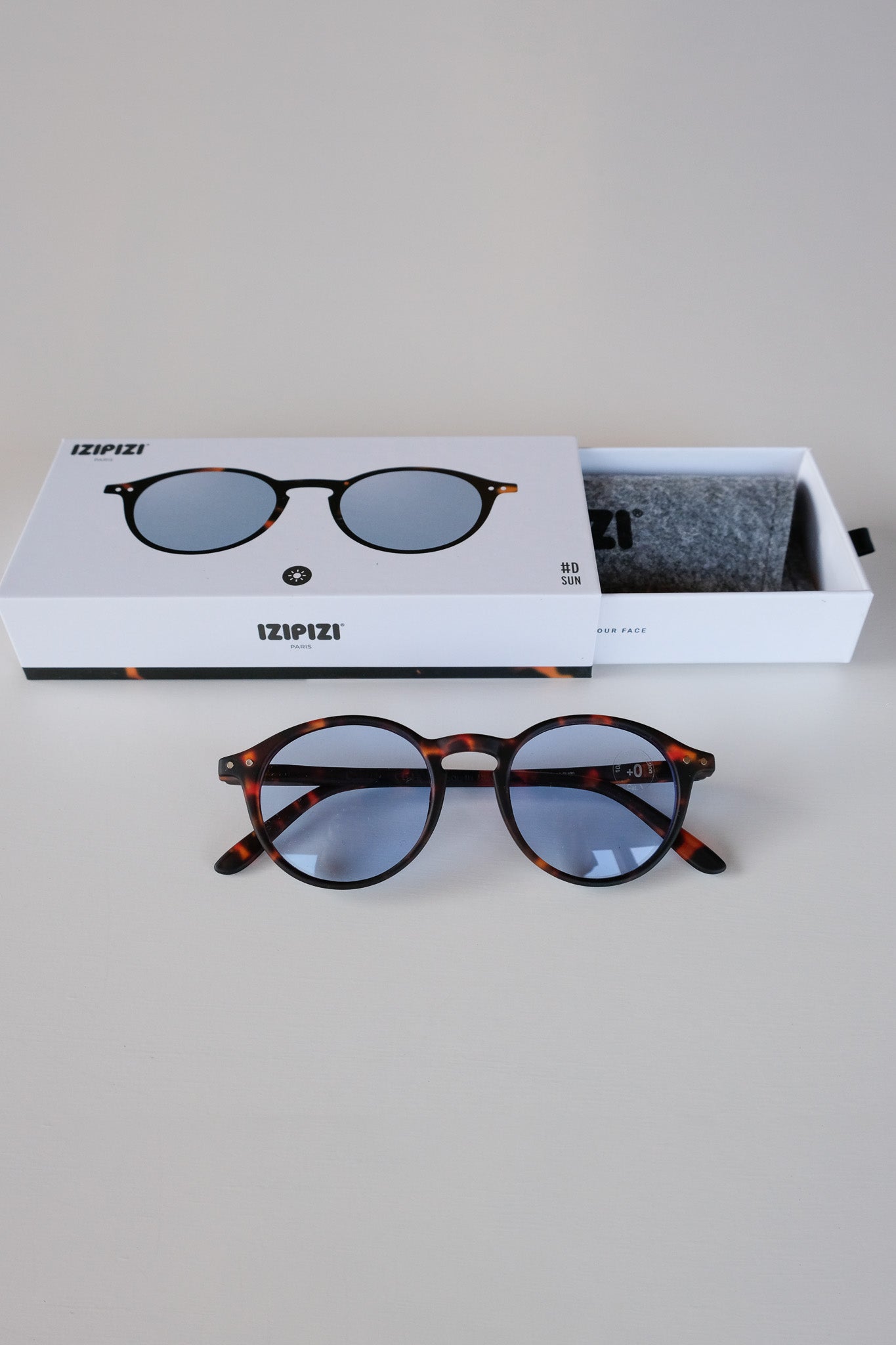 IZIPIZI SUN LIGHT#D - JAMES & CO. 鎌倉 公式サイト