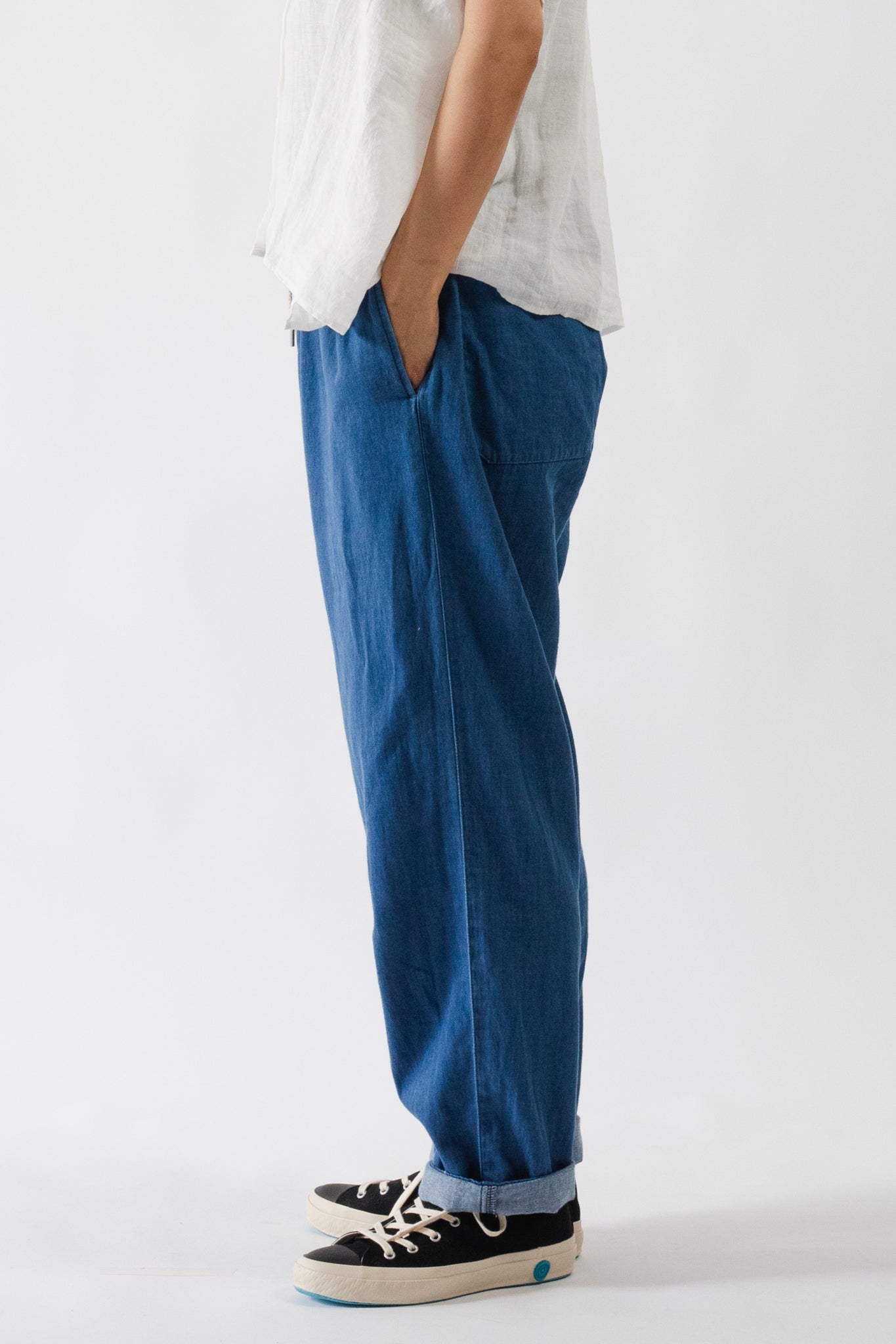 Light Denim Easy Pants | DELICIOUS（デリシャス）| JAMES & CO.鎌倉