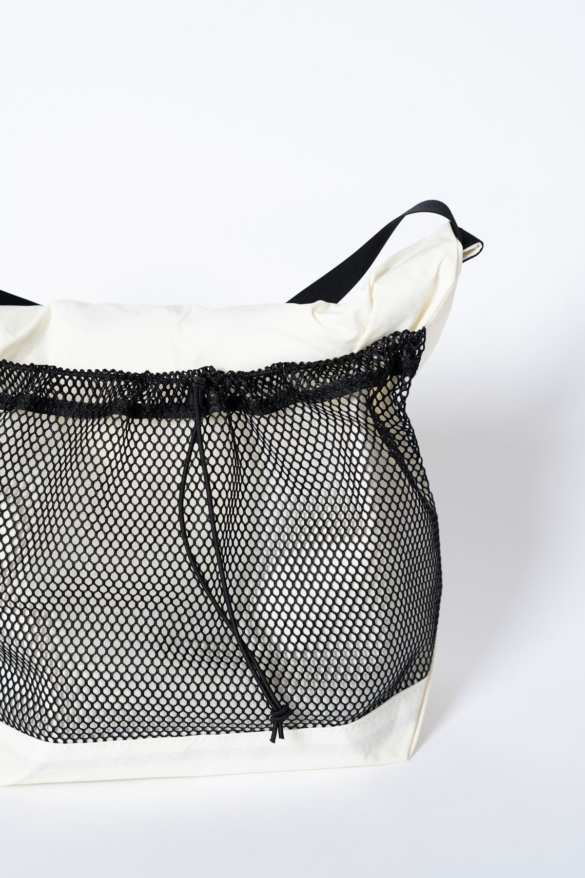 ROLL TOP TOTE NYLON - WHT/BLK