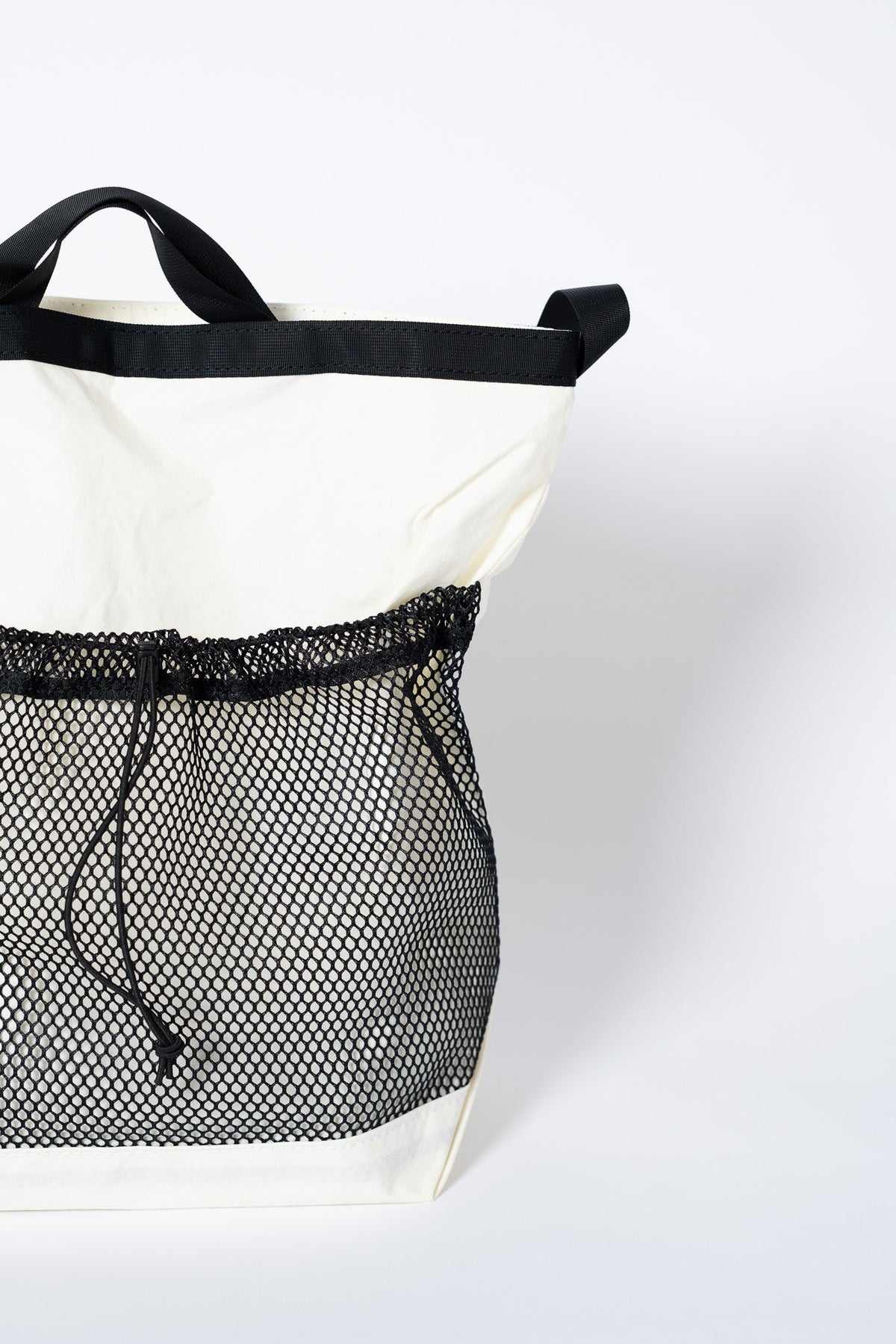 ROLL TOP TOTE NYLON - WHT/BLK