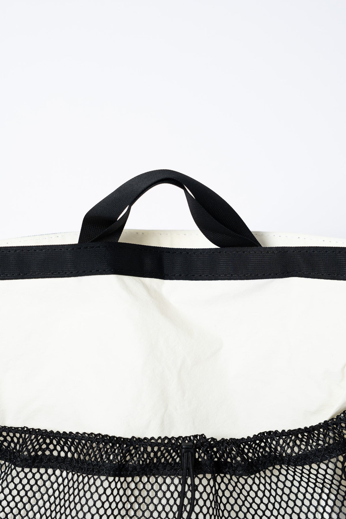 ROLL TOP TOTE NYLON - WHT/BLK