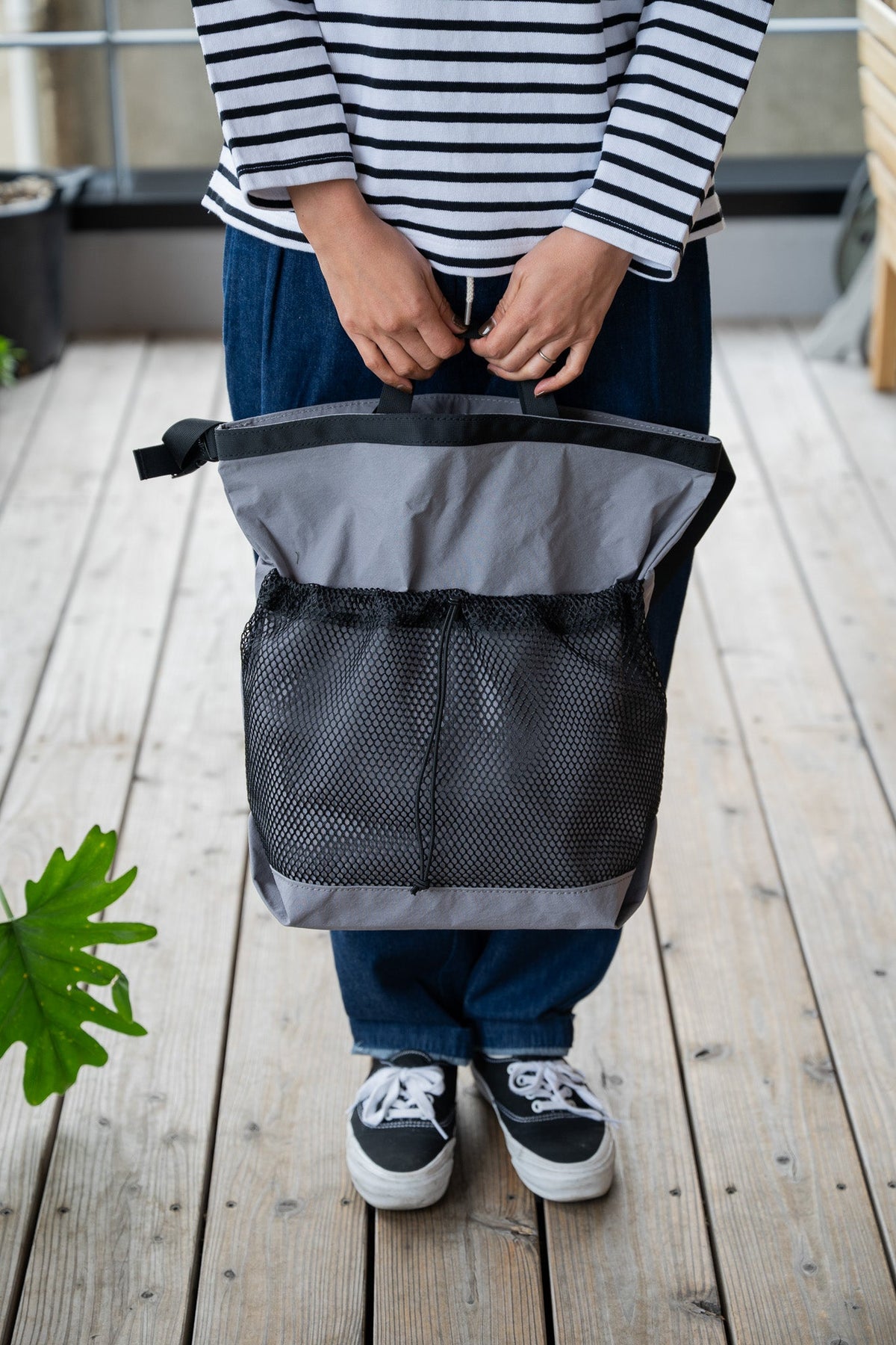 ROLL TOP TOTE NYLON - WHT/BLK