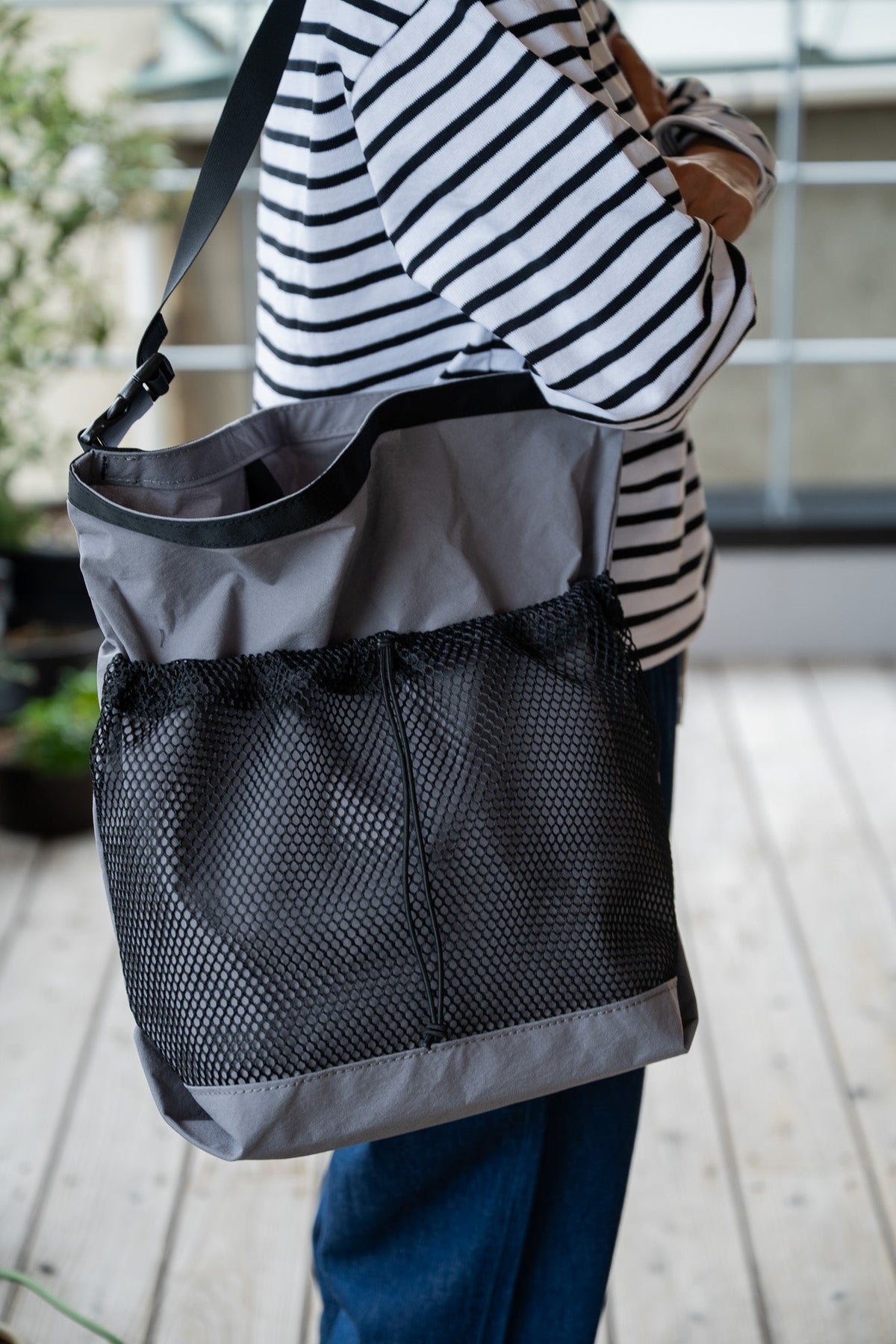 ROLL TOP TOTE NYLON - GRY/BLK