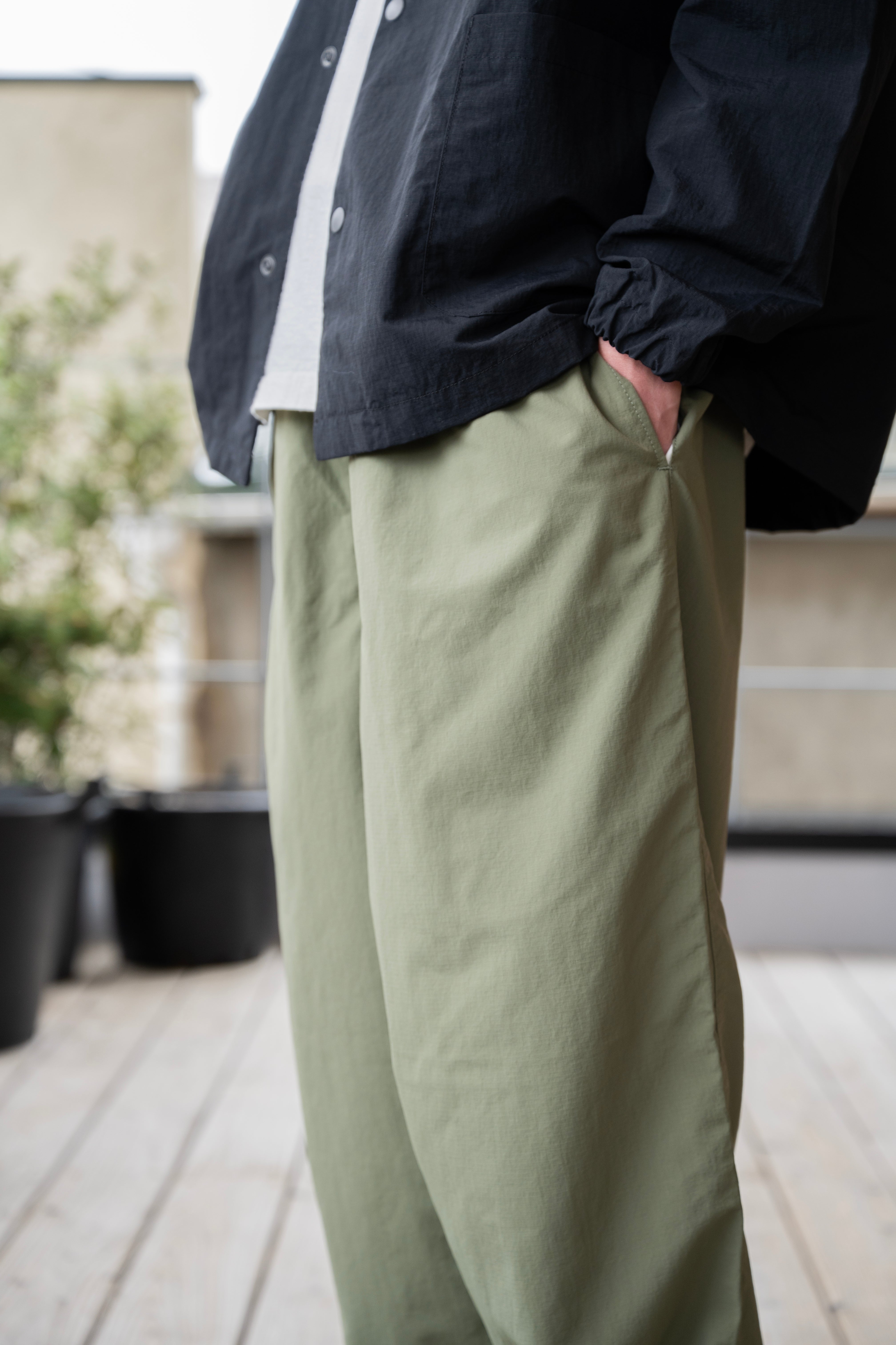 【新品同様】DELICIOUS Urban Easy Slacks Lサイズ 楽天市場】デリシャス アーバンイージースラックス DELICIOUS Urban