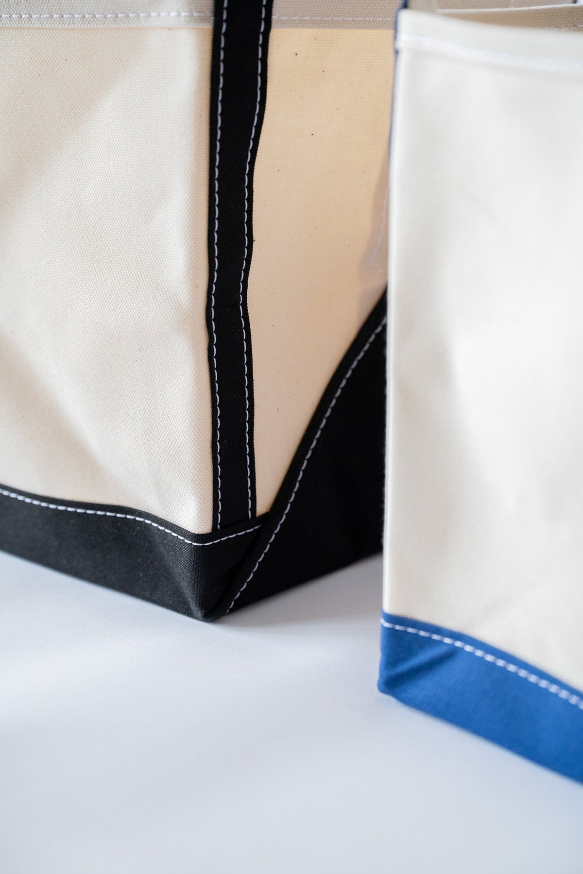 BOOK TOTE MEDIUM - NTL/BLK
