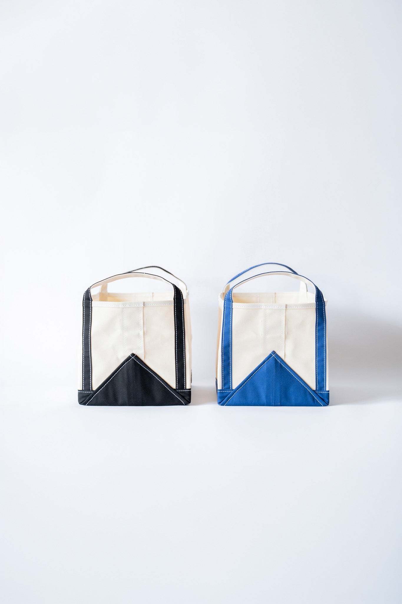 BOOK TOTE MEDIUM - NTL/BLK