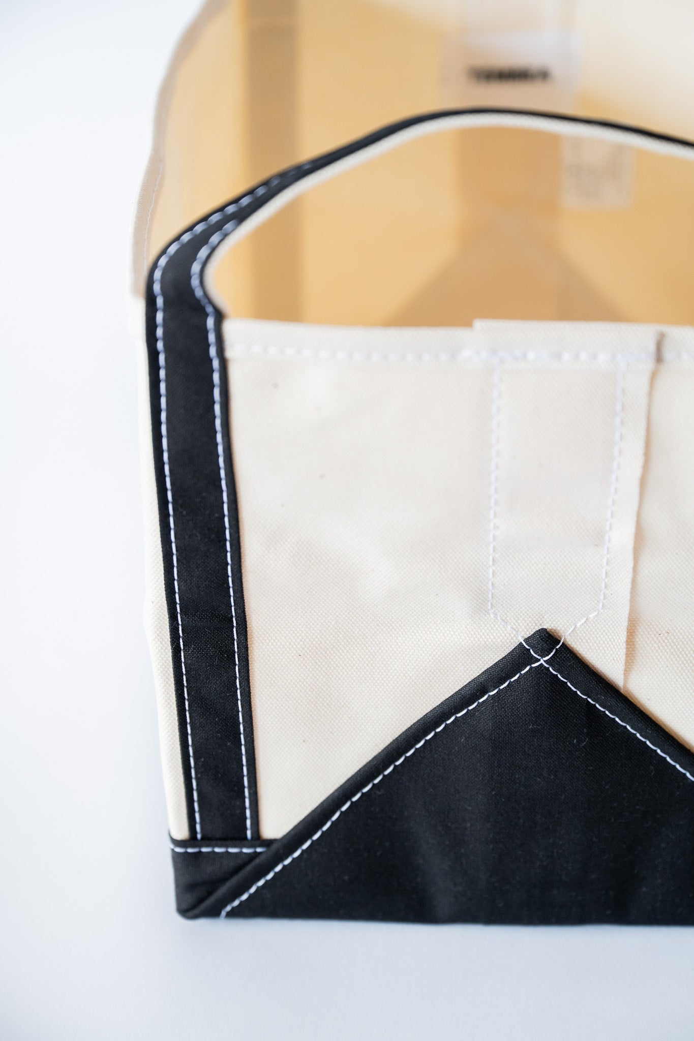 BOOK TOTE MEDIUM - NTL/BLK