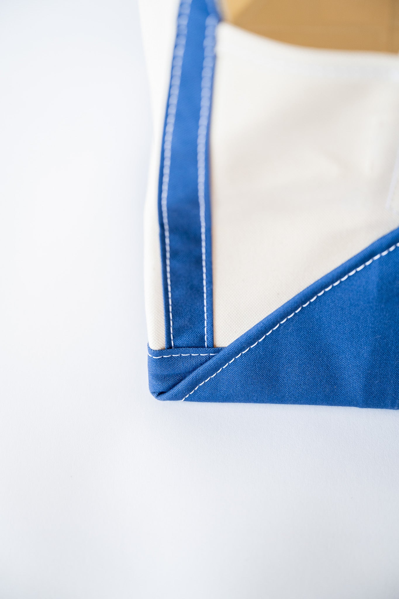 BOOK TOTE MEDIUM