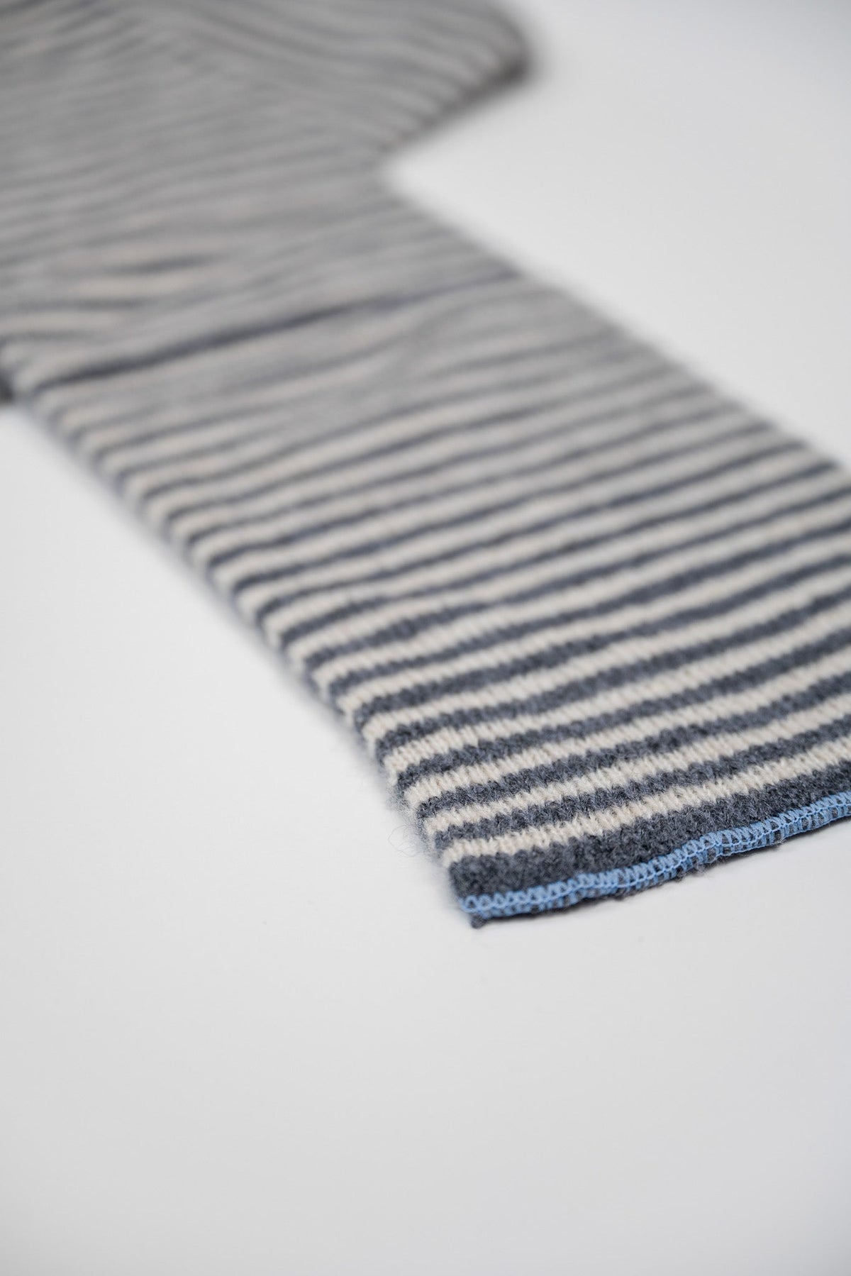 MUFFLER BORDER - MID-GRY
