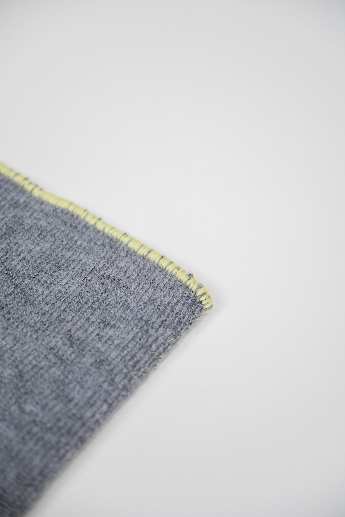 NECK WARMER - L-GRY/LEMON