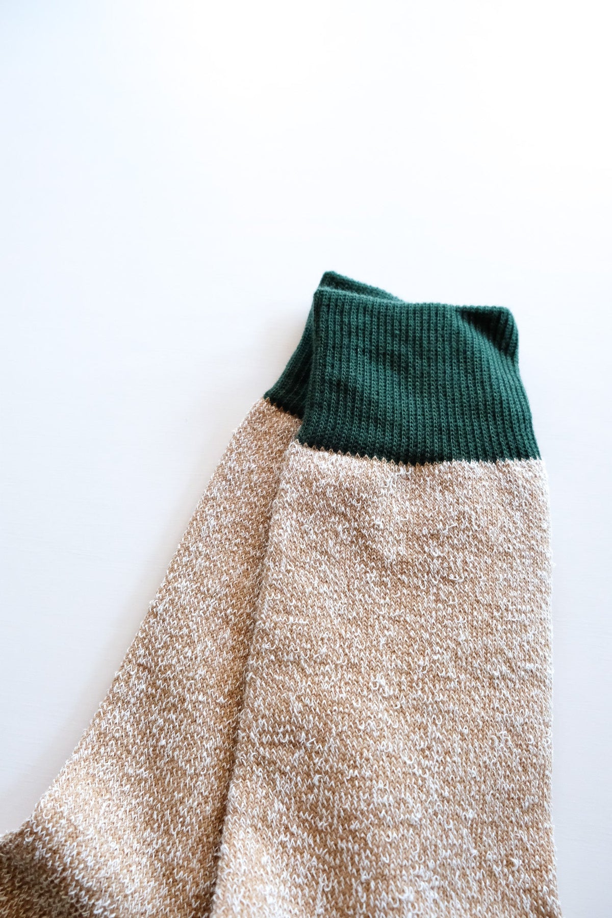 DOUBLE FACE CREW SOCKS ”SILK ＆ COTTON” - D.GREEN/BEIGE