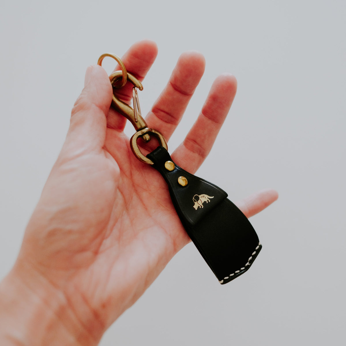 靴べら key holder - BLK