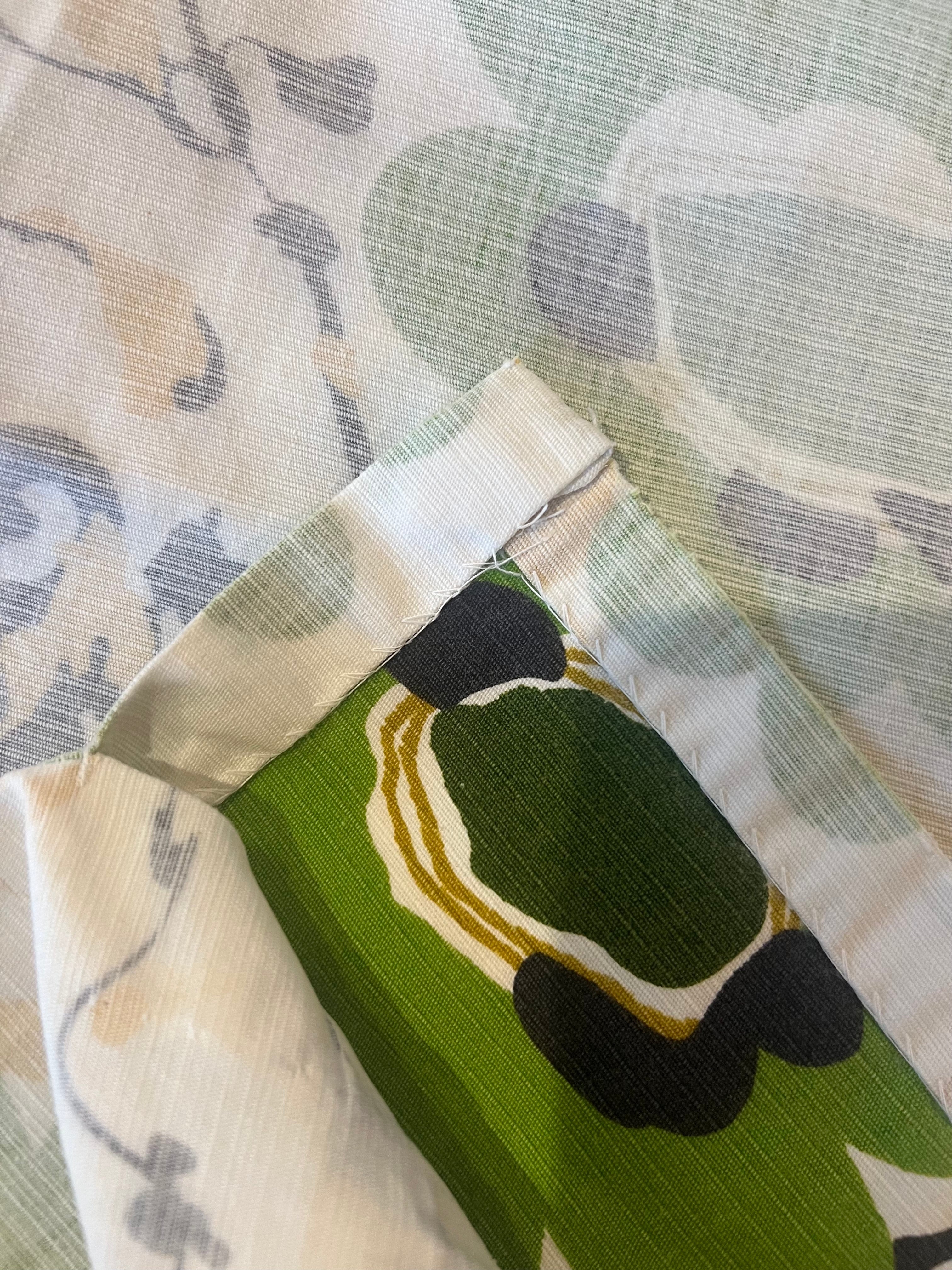 ところどころほつれがあります。
